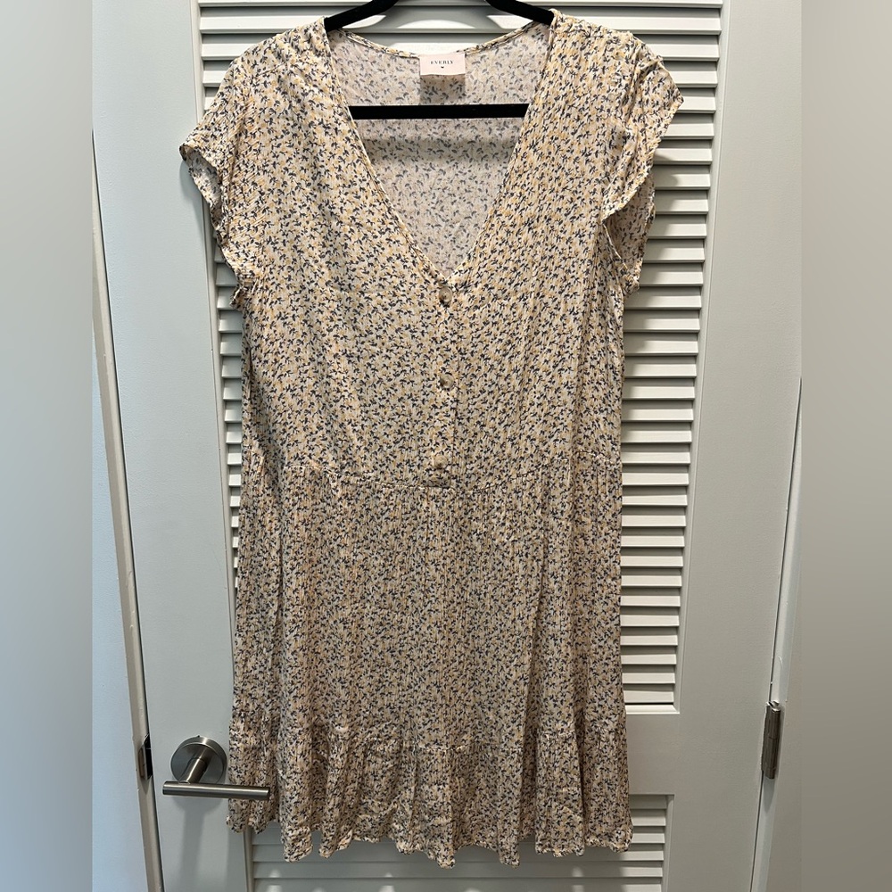 Everly Floral V-Neck Cream Dress